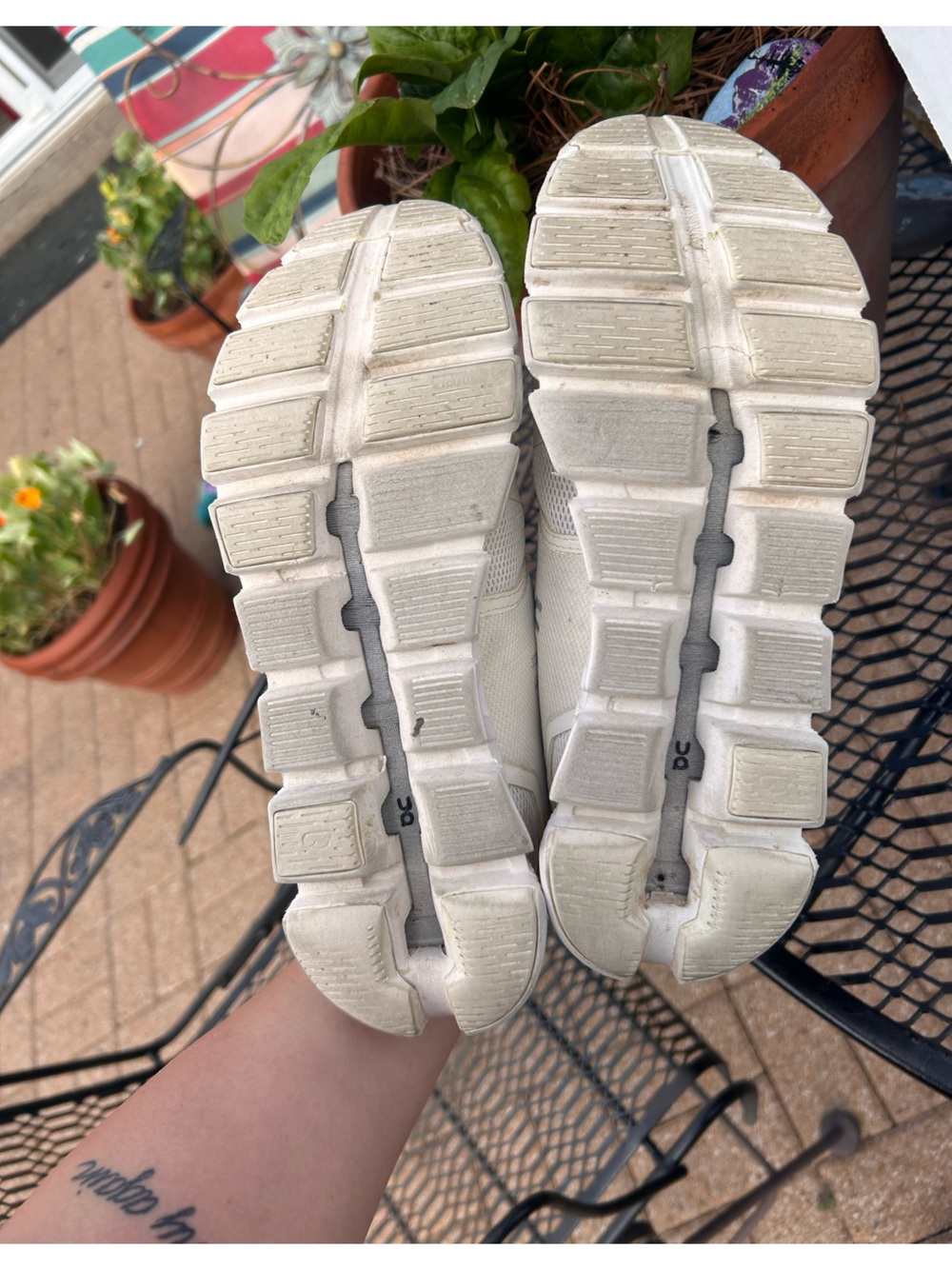 White On Cloud Tennis shoes - Picture 4 of 9
